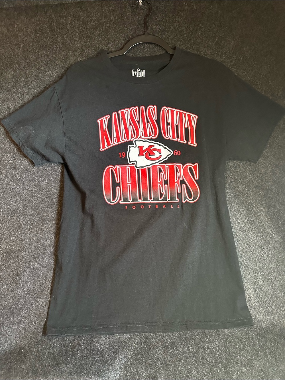 Kansas City Chiefs NFL Football Graphic T-Shirt Black Men's Size Medium